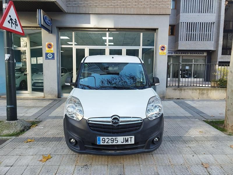 Usado Opel Combo Expression 90 CV (66 kW) 2016 Blanco Monovolumen