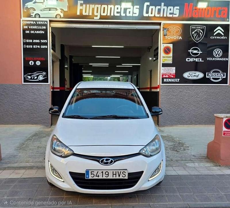 Usado Hyundai i20 86 CV (63 kW) 2014 Blanco Utilitario