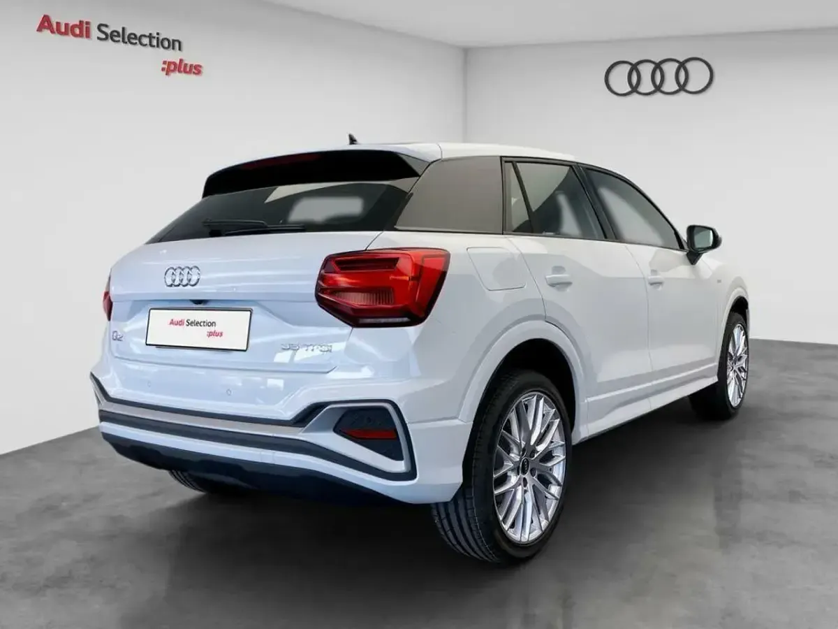 Usado Audi Q2 Ambiente 150 CV (110 kW) 2024 Blanco SUV