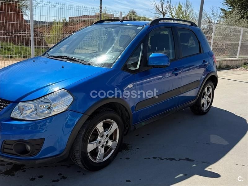 Usado Suzuki SX4 GLX 135 CV (99 kW) 2010 Azul SUV