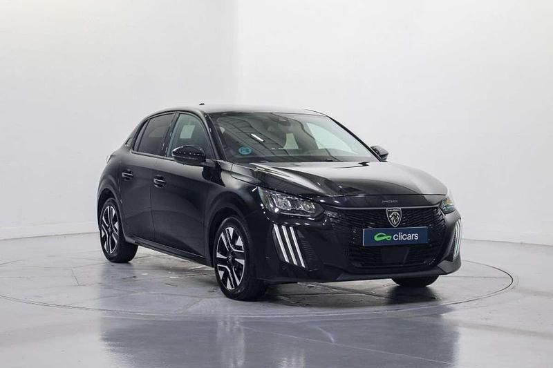 Usado Peugeot 208 Allure 102 CV (75 kW) 2025 Negro Utilitario