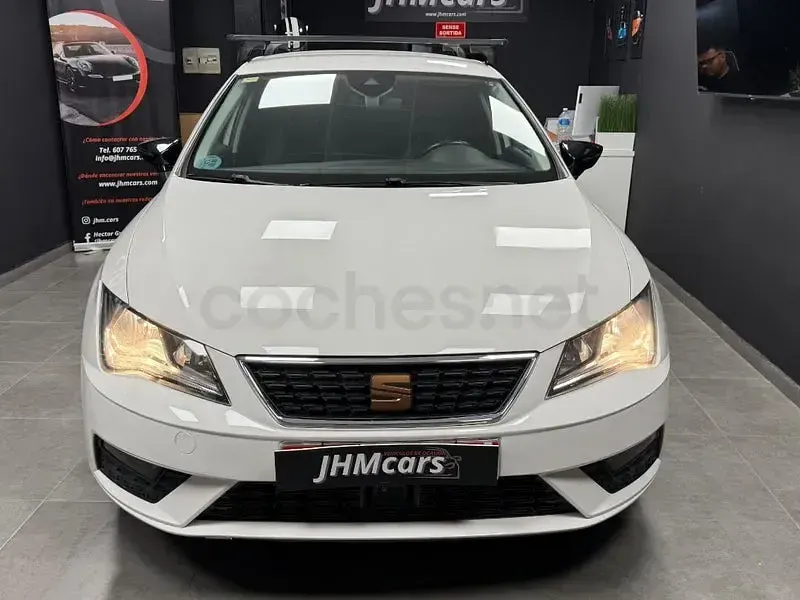 Usado Seat Leon Style 150 CV (110 kW) 2018 Blanco Berlina