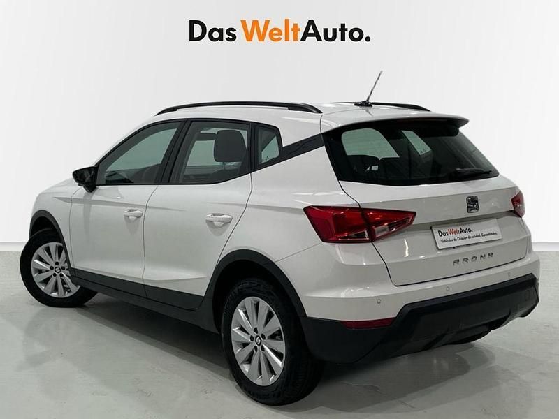 Usado Seat Arona Style 110 CV (80 kW) 2021 Blanco SUV