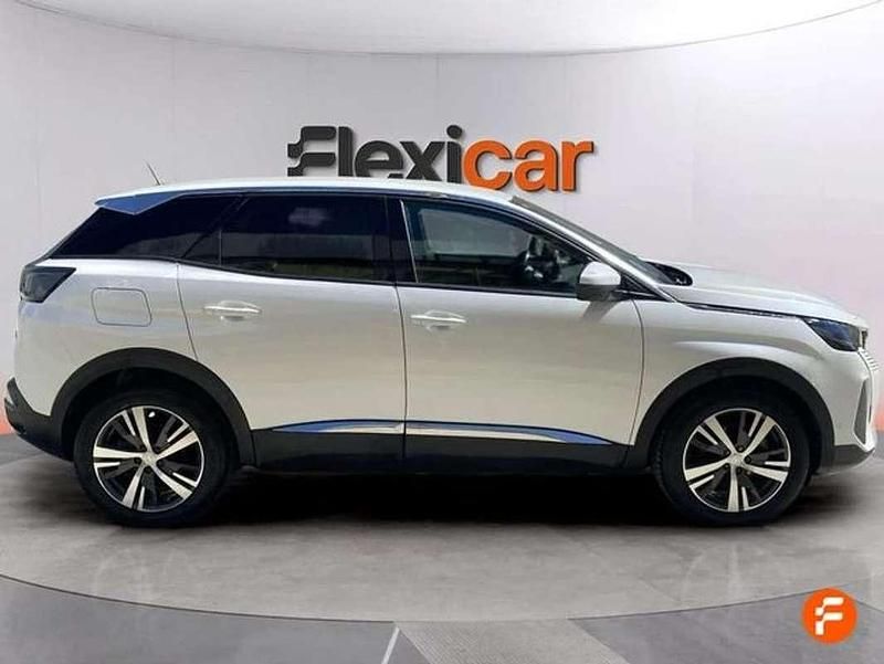 Usado Peugeot 3008 Allure 131 CV (96 kW) 2021 Blanco SUV