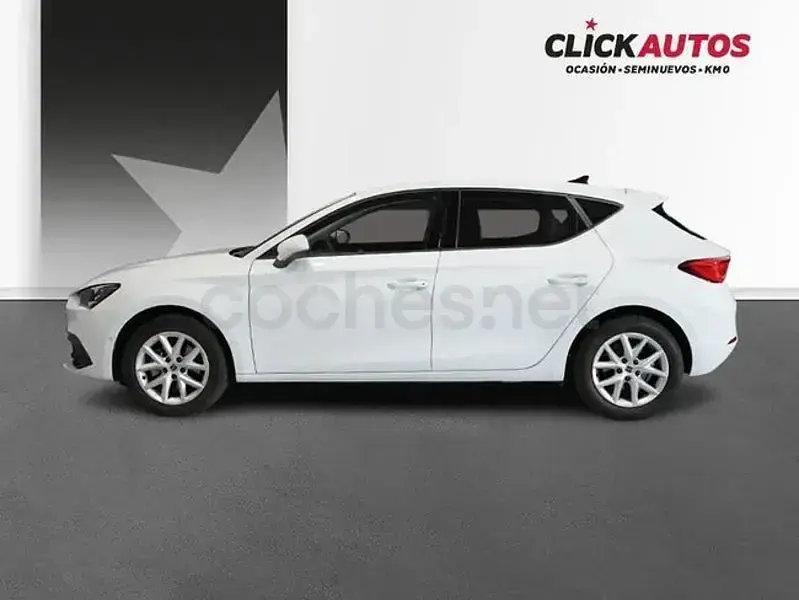 Usado Seat Leon Style 150 CV (110 kW) 2025 Blanco Berlina
