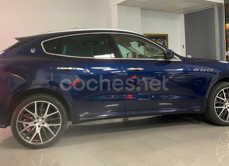 Usado Maserati Levante 430 CV (316 kW) 2017 Azul SUV