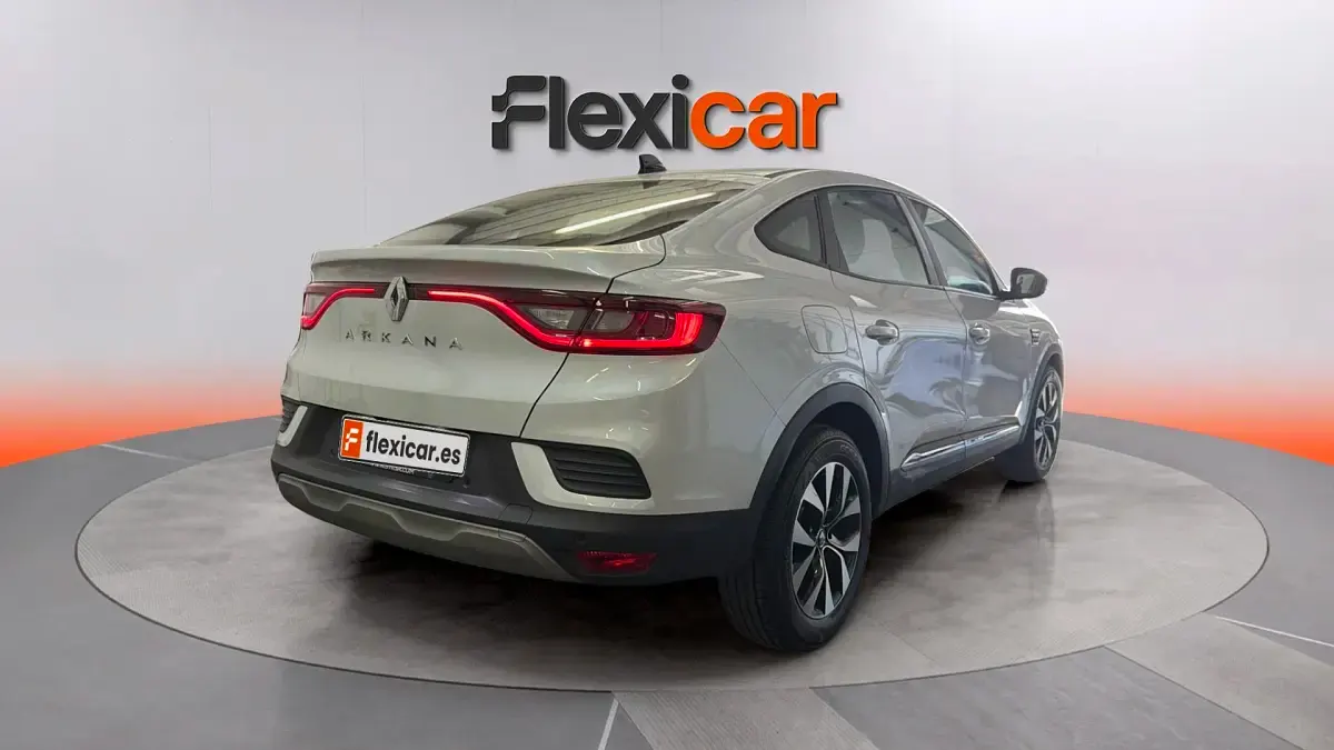 Usado Renault Arkana Intens 140 CV (102 kW) 2021 Blanco SUV