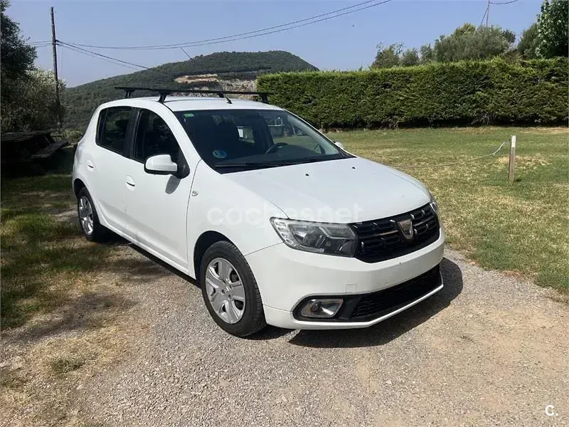 Usado Dacia Sandero Lauréate 90 CV (66 kW) 2018 Blanco Berlina