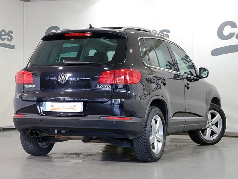 Usado VW Tiguan Sportline 140 CV (102 kW) 2013 Negro SUV