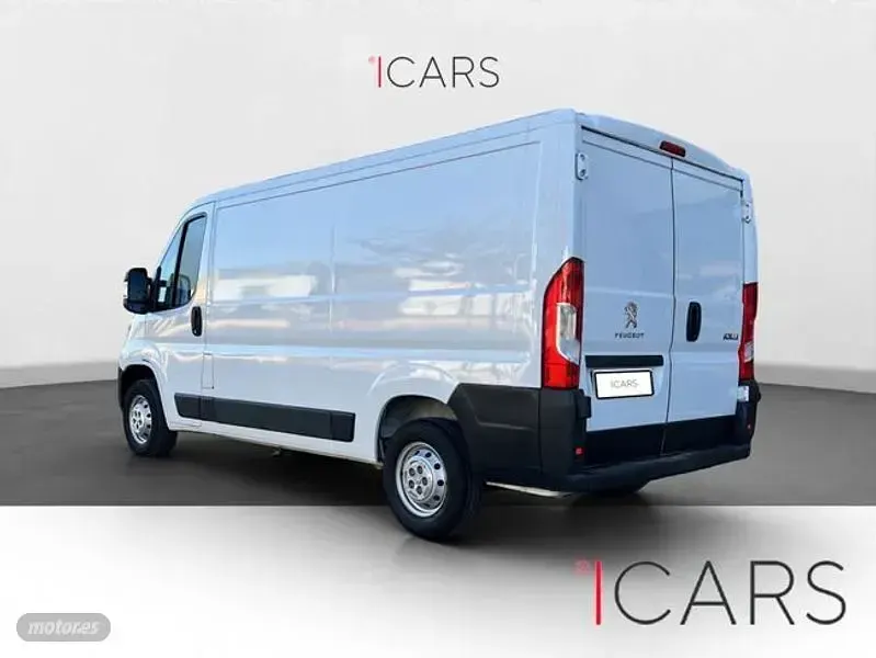 Usado Peugeot Boxer 120 CV (88 kW) 2022 Blanco Van