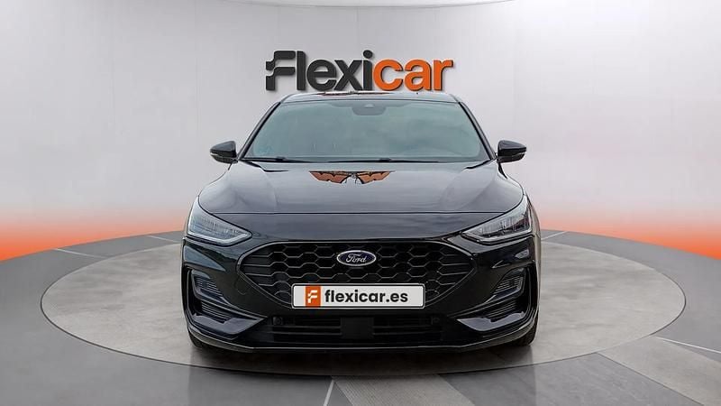Usado Ford Focus ST-Line 125 CV (91 kW) 2022 Negro Berlina