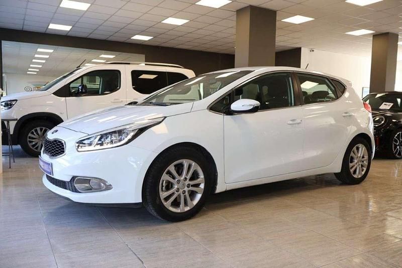 Usado Kia Ceed 90 CV (66 kW) 2014 Blanco Utilitario