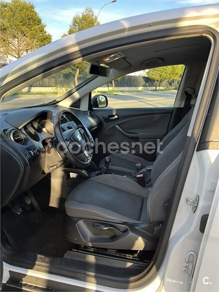 Usado Seat Leon ST Style 105 CV (77 kW) 2014 Blanco Familiar