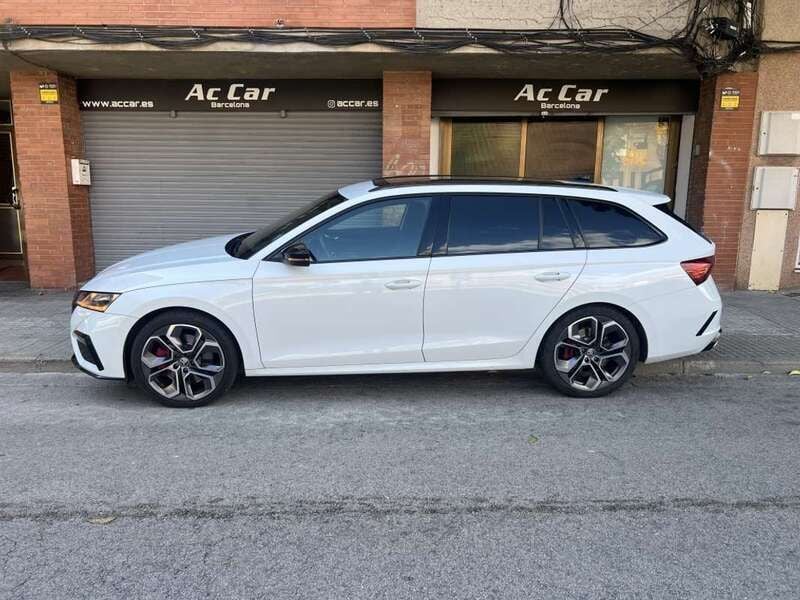 Blanco Usado 2022 Skoda Octavia RS Familiar | 31.990 € (Precio justo) - Imagen 1/4