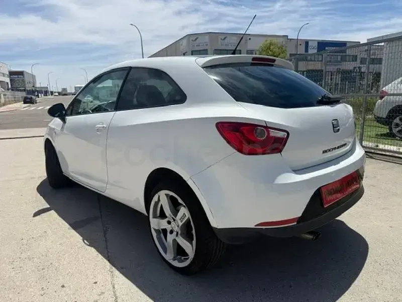 Usado Seat Ibiza SC Sport 105 CV (77 kW) 2010 Blanco Utilitario