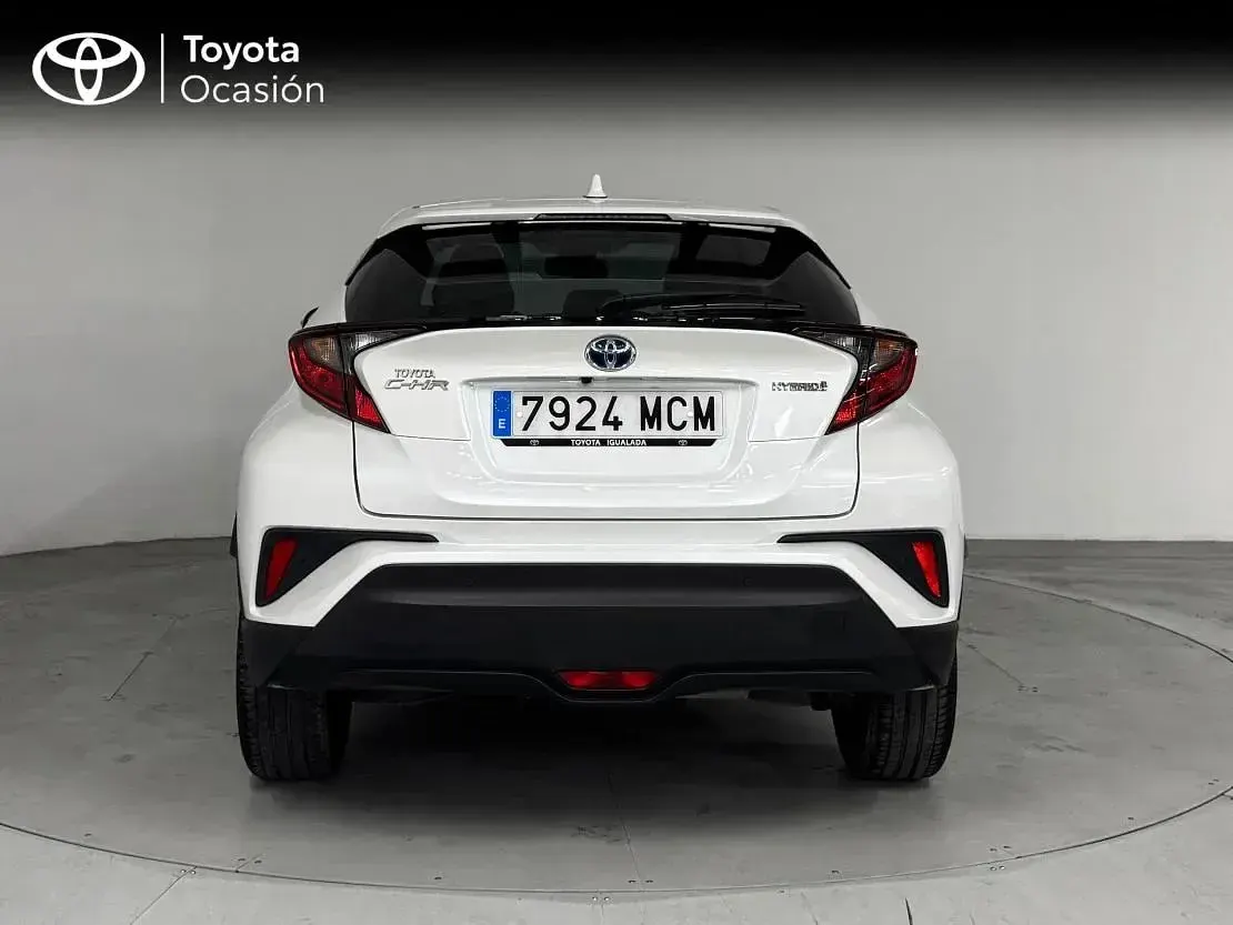 Käytetty Toyota C-HR Advance 122 HP (89 kW) 2022 Valkoinen Katumaasturi