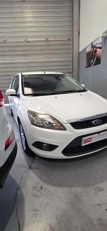 Usado Ford C-MAX Trend 100 CV (73 kW) 2010 Blanco Monovolumen