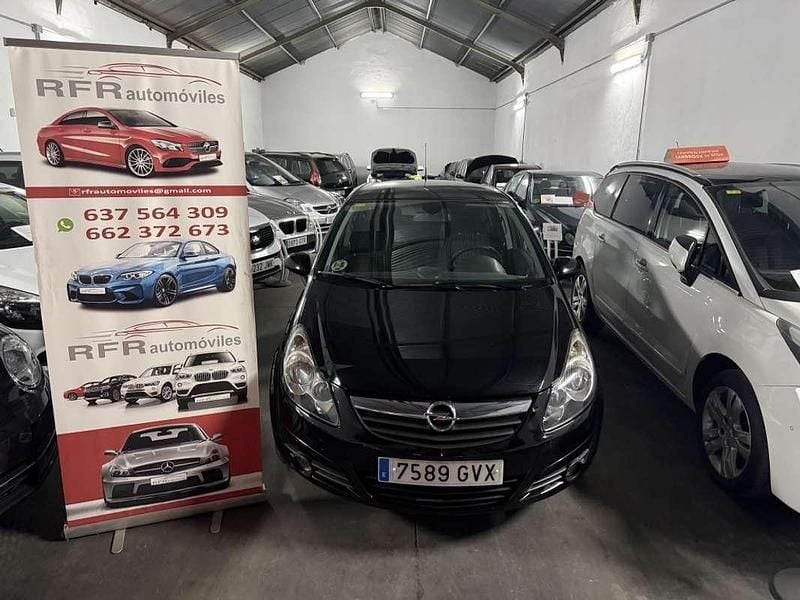 Usado Opel Corsa Cosmo 90 CV (66 kW) 2010 Negro Utilitario
