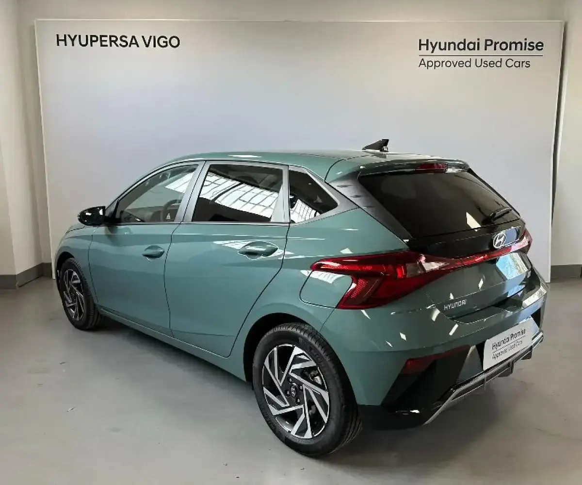 Käytetty Hyundai i20 100 HP (73 kW) 2025 Vihreä Viistoperä