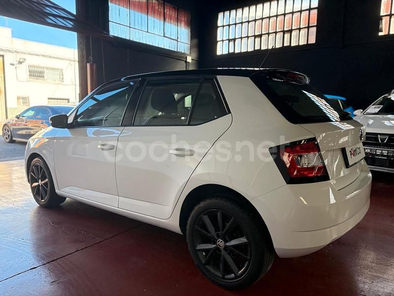 Usado Skoda Fabia Ambition 95 CV (69 kW) 2018 Blanco Berlina