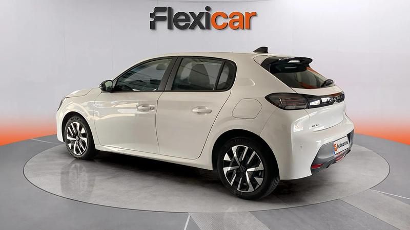Usado Peugeot 208 Active 102 CV (75 kW) 2024 Blanco Utilitario