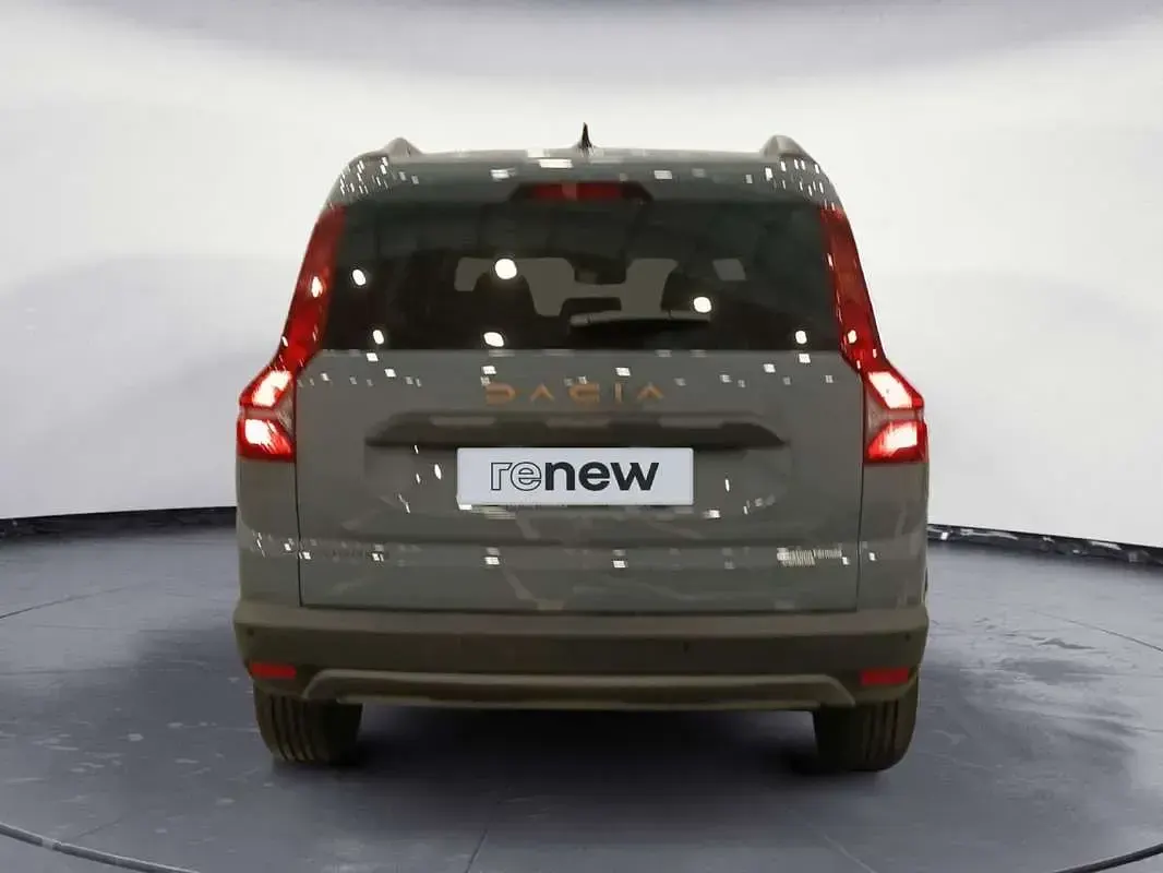 Usado Dacia Jogger Extreme 110 CV (80 kW) 2025 Gris Monovolumen
