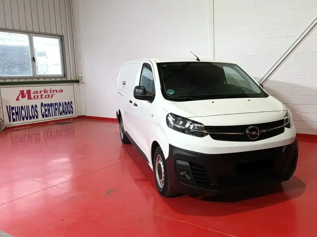 Usado Opel Vivaro-e Combi 120 CV (88 kW) 2021 Blanco Monovolumen