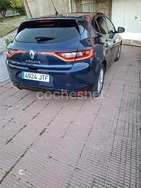 Usado Renault Mégane III Zen 130 CV (95 kW) 2016 Azul Berlina