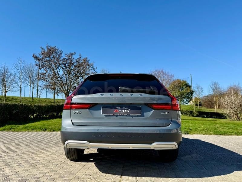 Usado Volvo V90 CC 197 CV (144 kW) 2021 Gris / plata Familiar