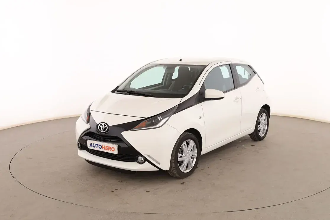 Usado Toyota Aygo X-play 70 CV (51 kW) 2016 Utilitario