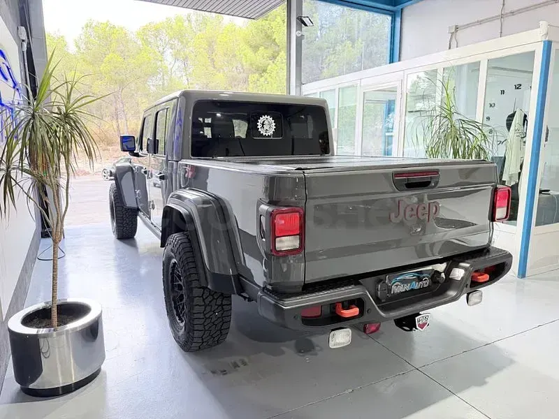 Usado Jeep Gladiator Overland 264 CV (194 kW) 2022 Gris / plata Pickup/Camioneta