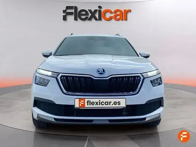 Usado Skoda Kamiq Ambition 115 HP (84 kW) 2021 Branco SUV