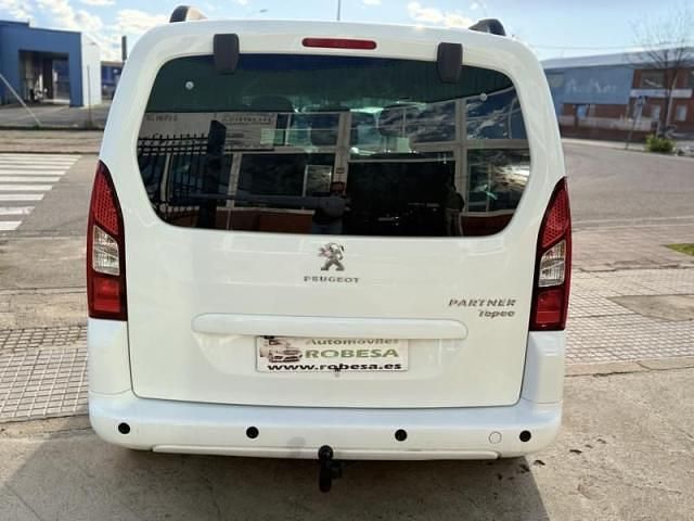 Usado Peugeot Partner Tepee Style 100 CV (73 kW) 2018 Monovolumen