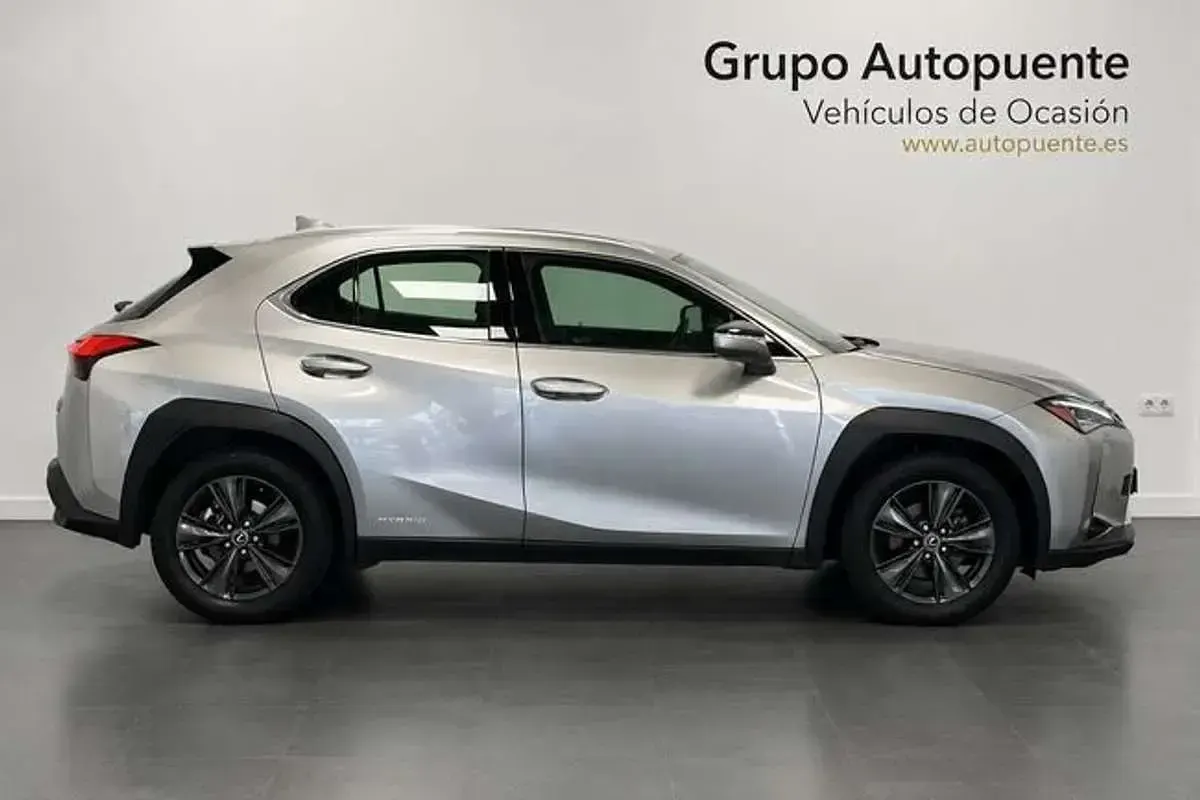 Usado Lexus UX 250h Business Edition 184 CV (135 kW) 2022 Gris SUV