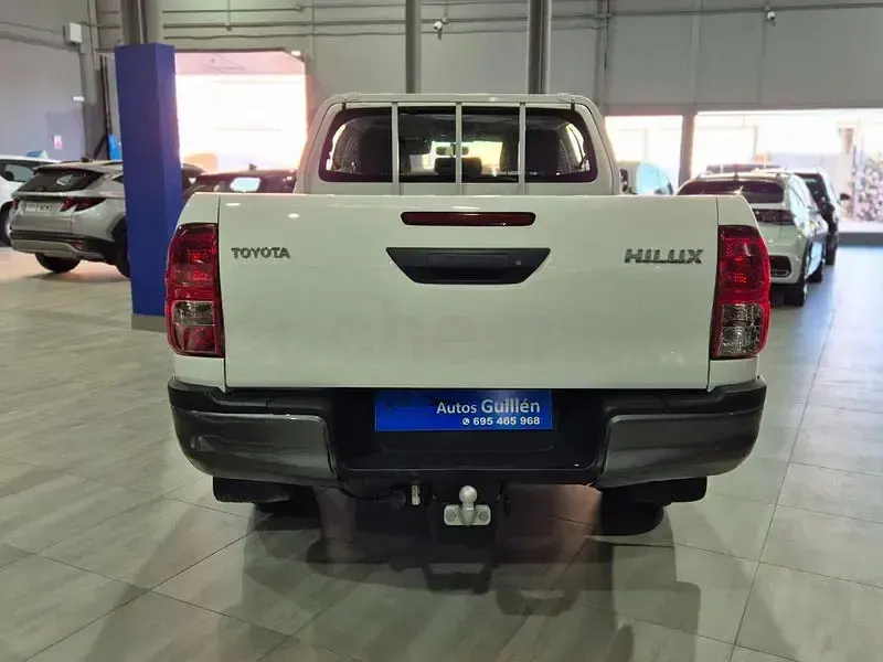 Usado Toyota HiLux 150 CV (110 kW) 2022 Blanco Pickup/Camioneta