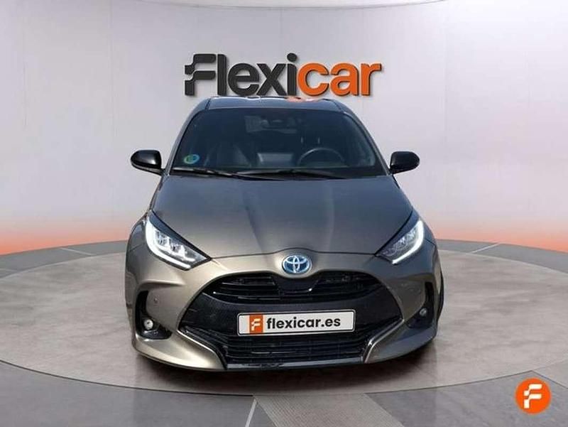 Usado Toyota Yaris Hybrid Plus 116 CV (85 kW) 2022 Verde Utilitario