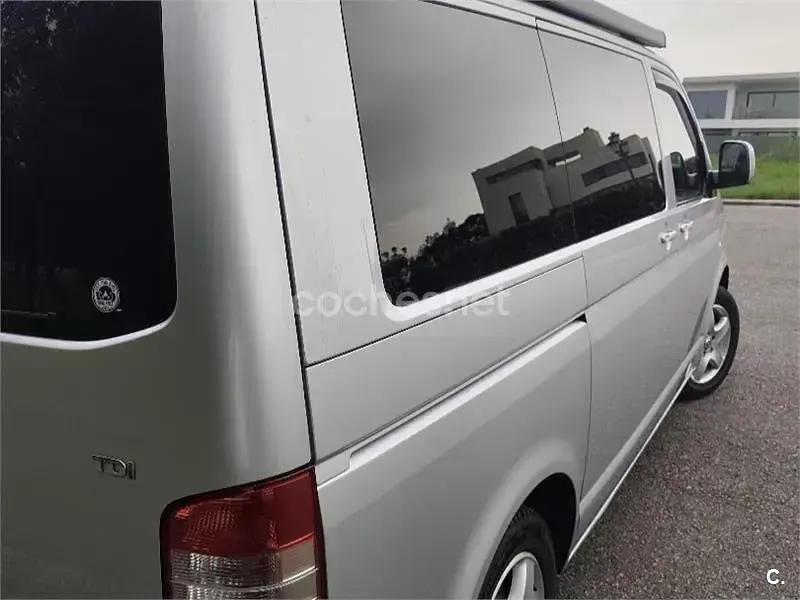 Usado VW Multivan 102 CV (75 kW) 2007 Gris / plata Monovolumen