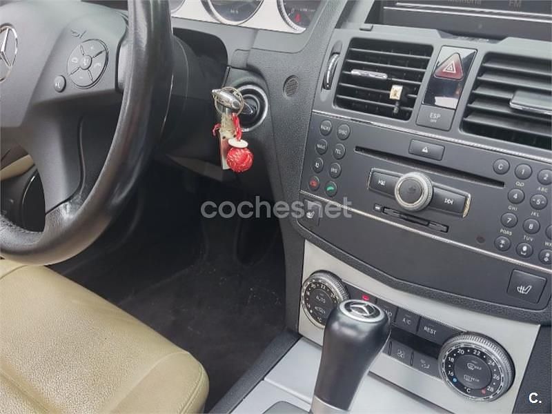 Usado Mercedes C220 Avantgarde 150 CV (110 kW) 2007 Gris / plata Berlina