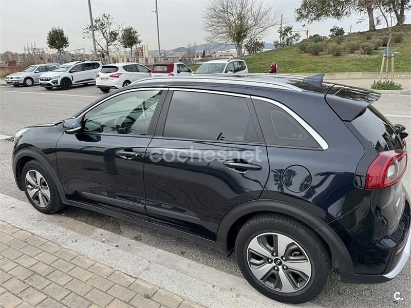 Usado Kia Niro 141 CV (103 kW) 2018 Negro SUV