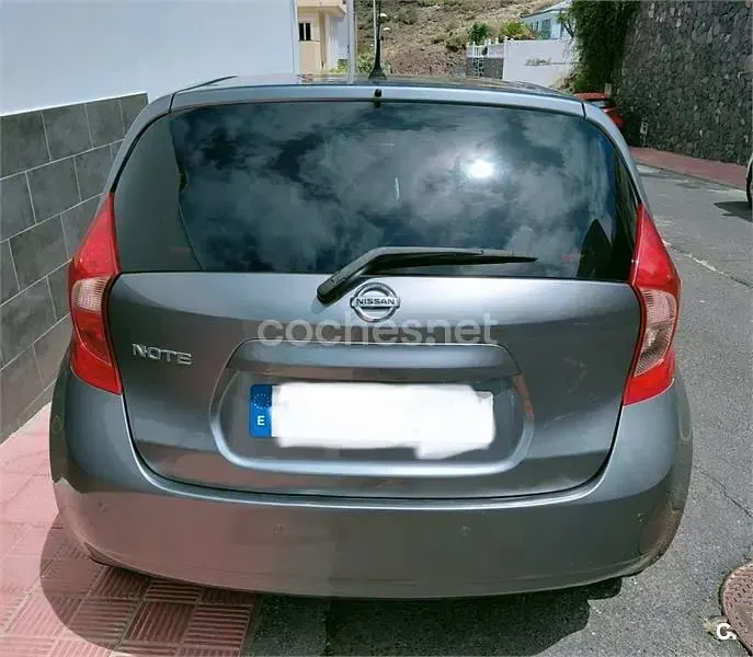 Usado Nissan Note Acenta 80 CV (58 kW) 2016 Gris / plata Utilitario