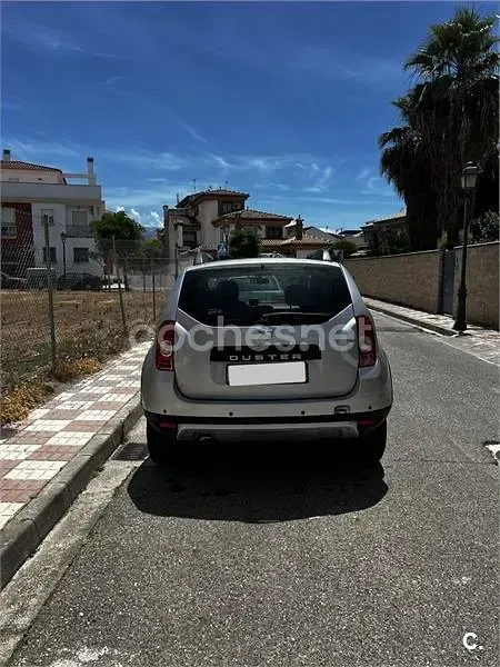 Usado Dacia Duster Lauréate 110 CV (80 kW) 2013 Gris / plata SUV