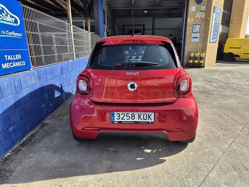 Usado Smart ForFour Passion 90 CV (66 kW) 2017 Granate Utilitario