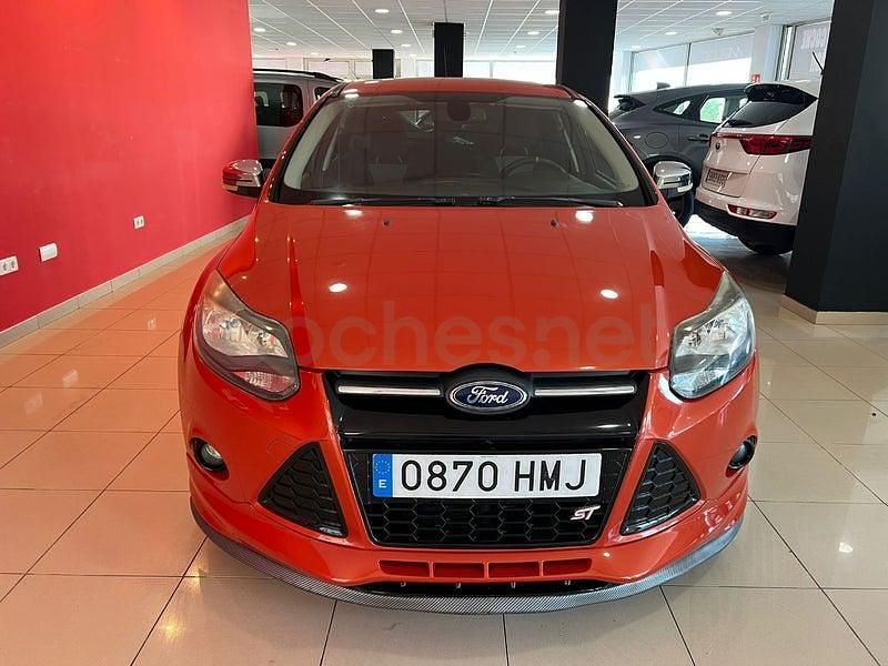 Usado Ford Focus Titanium 125 CV (91 kW) 2012 Naranja Berlina