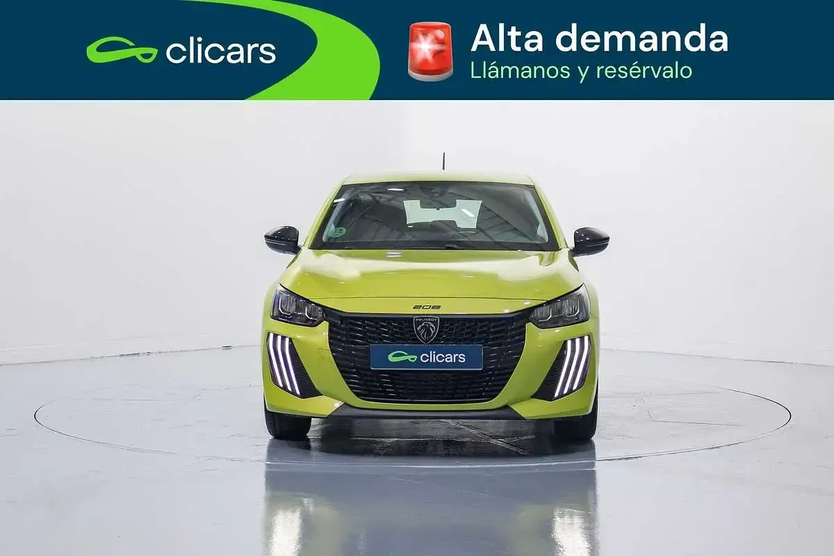 Usado Peugeot 208 Active 102 CV (75 kW) 2024 Amarillo Utilitario