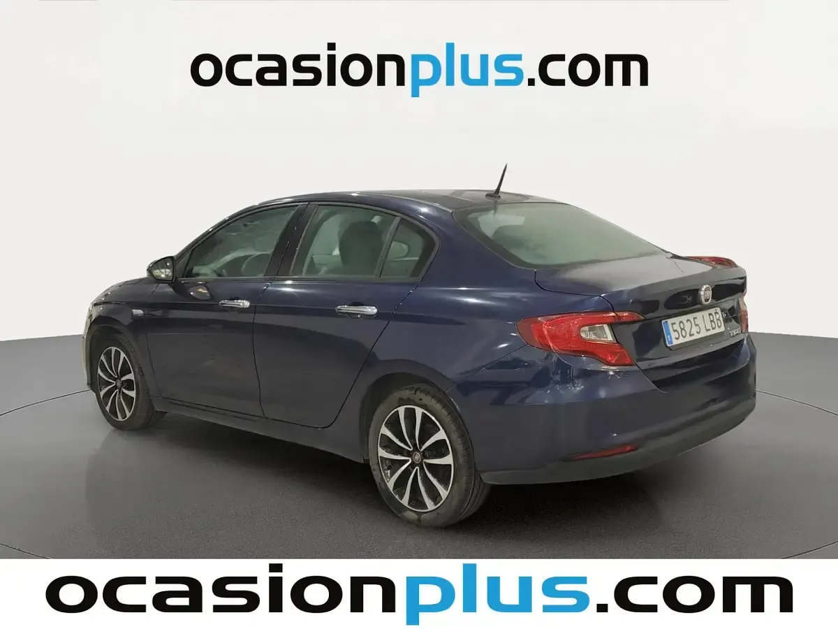 Usado Fiat Tipo Lounge 95 CV (69 kW) 2019 Azul Berlina