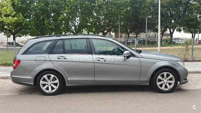 Usado Mercedes C200 136 CV (100 kW) 2012 Gris / plata Familiar