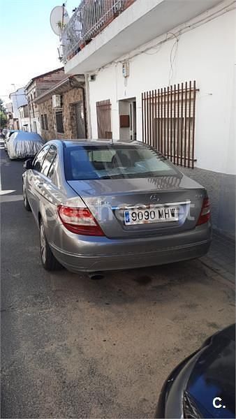 Usado Mercedes C220 Elegance 150 CV (110 kW) 2007 Gris / plata Berlina