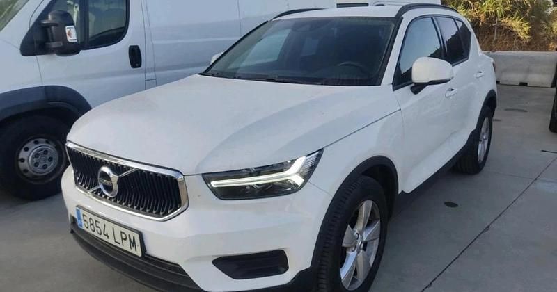 Usado 2021 Volvo XC40 Momentum SUV | 21.890 € (Buen precio) - Imagen 1/4