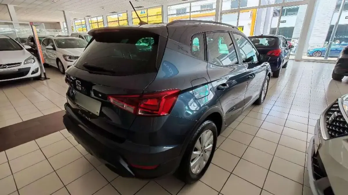 Usado Seat Arona Style 116 CV (85 kW) 2025 Gris SUV