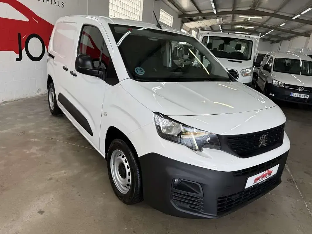 Usado Peugeot Partner S 102 CV (75 kW) 2021 Blanco Monovolumen